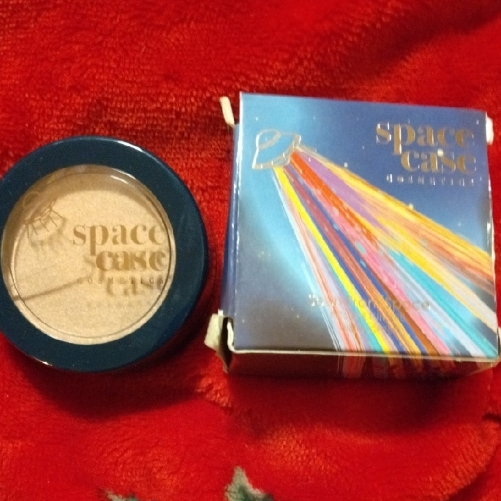 Space Case Cosmetics Highlighter